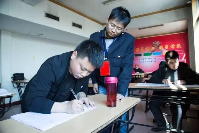 挑灯夜读打一准确生肖,警惕虚假宣传落实,定量解答解释落实